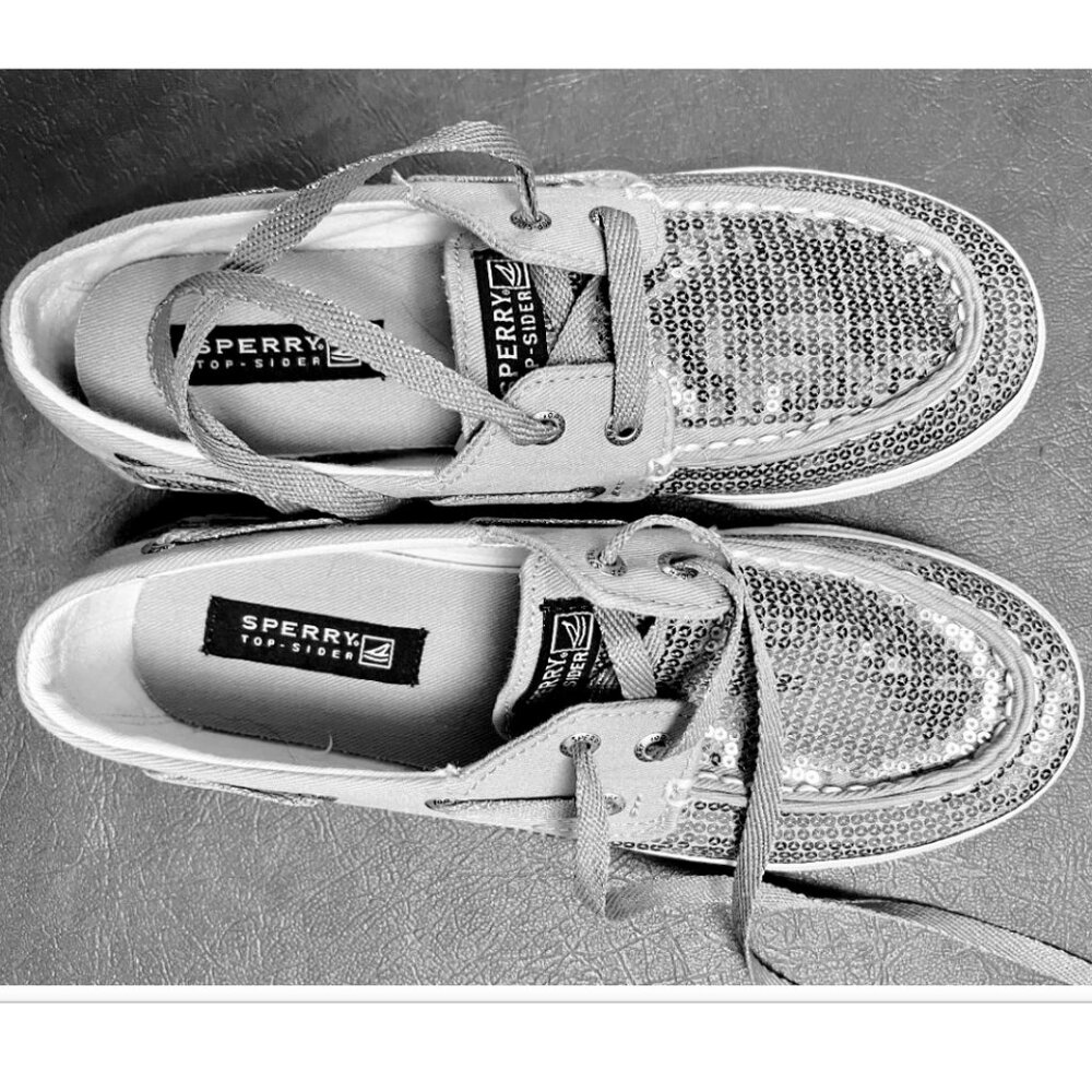 New SPERRY Top-Sider Girls shoes with silver sequins, sz 4M